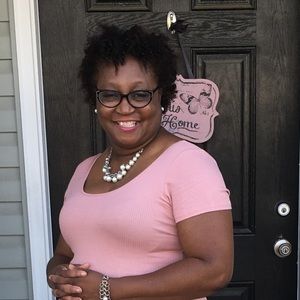 Meet your Posher, Angela